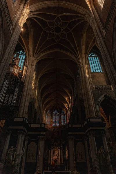 Gent 'teki tarihi şehir merkezi (Gent), Belçika. Gent 'in mimarisi ve simgesi. Gent 'in şehir manzarası. Katedral.