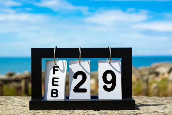 Feb Calendar Date Text Wooden Frame Blurred Background Ocean Calendar — Stockfoto