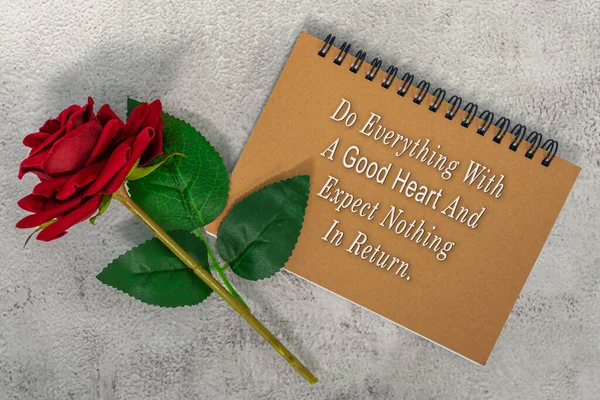 Motivational Quote Brown Note Book Red Roses Everything Good Heart — Stockfoto