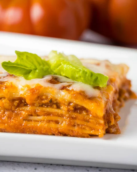 Marullu İtalyan bolonez lazanyası. 