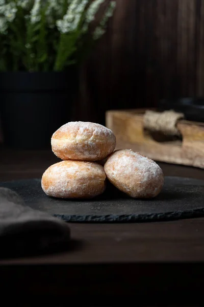 Süßer Donut Voller Schokolade Leisen Tönen — Stockfoto