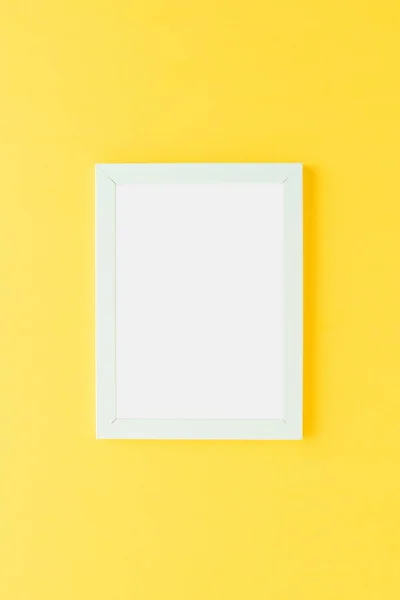Κενό Πλαίσιο Εικόνας Στον Κίτρινο Τοίχο Mockup Copyspace — Φωτογραφία Αρχείου