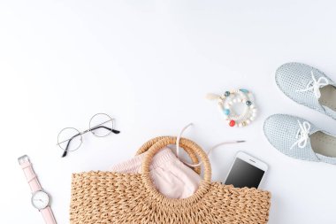 Yaz kadın kıyafeti. Moda arkaplanı