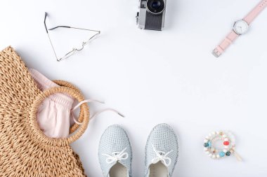 Yaz kadın kıyafeti. Moda arkaplanı