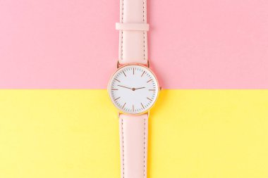 Moda kadınları izler. Üst görünüm