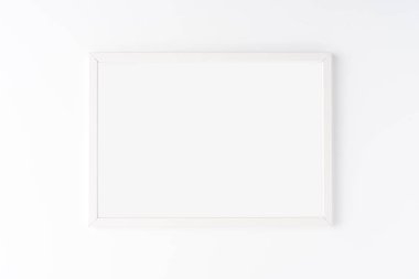 Resim çerçevesi beyaz arkaplanda izole edildi. Kopyalama alanı ile modelleme