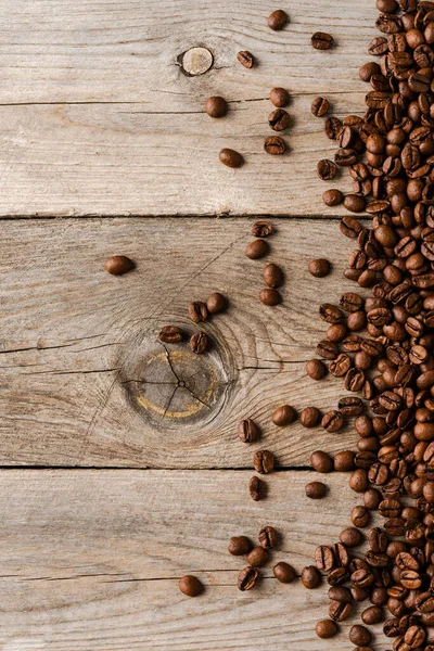 Foto Aérea Granos Café Tostados Sobre Fondo Madera — Foto de Stock