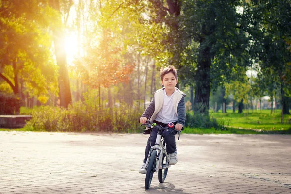Happy Kid Riding Bicycle City Park Small Boy Cycling Nature — ストック写真