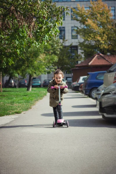 Happy Little Girl Riding Push Scooter City Small Kid Having — ストック写真