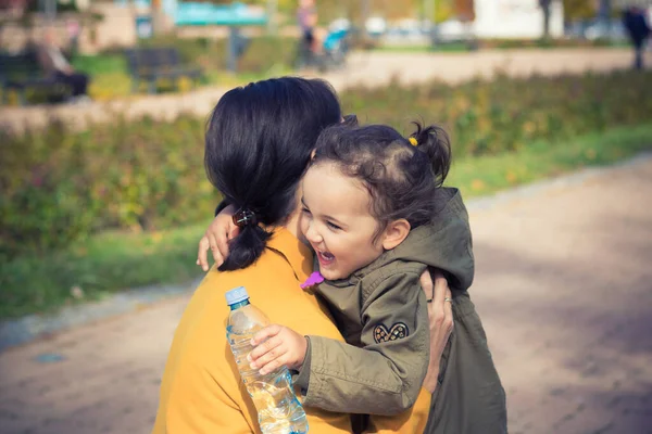 Cheerful Daughter Embracing Mother While Meeting Her City — 스톡 사진