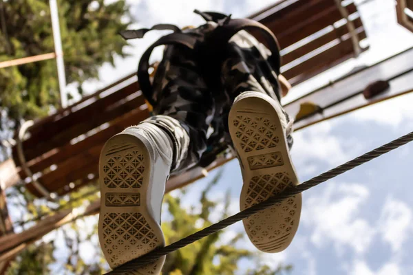 Close Kid Walking Hanging Rope Adventure Park — Stok fotoğraf