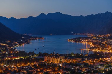 Kotor Körfezi, Karadağ 'ın güneybatısındaki Adriyatik Denizi' nin dolambaçlı bir körfezi. 