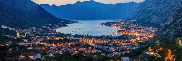 Kotor Körfezi, Karadağ 'ın güneybatısındaki Adriyatik Denizi' nin dolambaçlı bir körfezi. 