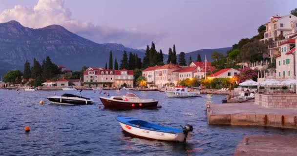玫瑰港是博卡湾最古老的港口 也是整个黑山海岸的最古老港口 日落时分 — 图库视频影像