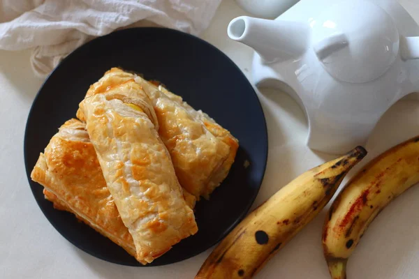 Plantain Puff Ripe Plantain Slices Wrapped Puff Pastry Sheets Baked — Stock Photo, Image