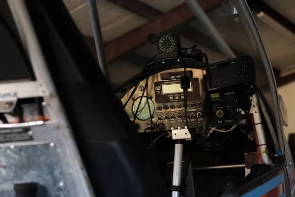 Cockpit eines kleinen Ein-Mann-Flugzeugs — Stockfoto