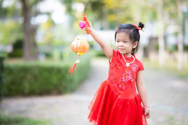 Year Old Asian Child Girl Wearing Red Cheongsam Holding Teng — ストック写真