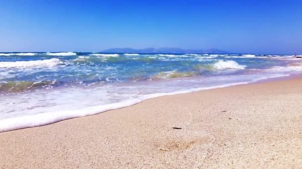Mare Calmo Una Spiaggia Sabbiosa Rallentatore Sull Isola Kos Grecia — Video Stock