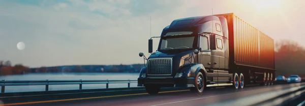 Stor Tio Hjul Lastbil Med Behållare För Logistik Körs Vägen — Stockfoto