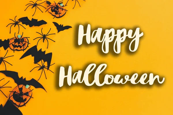 Feliz Signo Texto Halloween Calabazas Jack Linternas Arañas Murciélagos Bordean —  Fotos de Stock