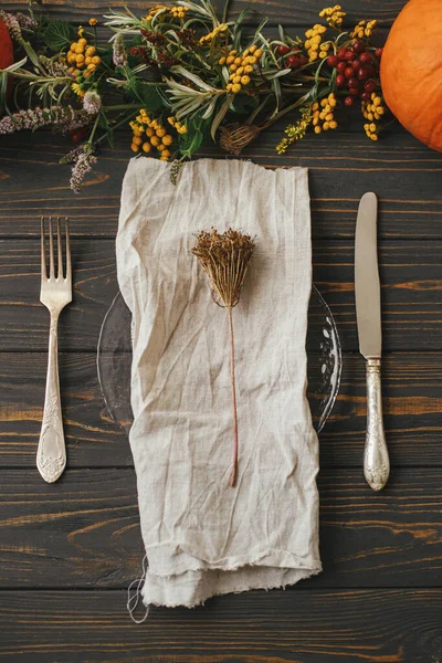 Modern Plate Vintage Cutlery Linen Napkin Herb Wooden Table Pumpkins — Stock Photo, Image