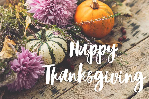Happy Thanksgiving Card Happy Thanksgiving Text Pumpkins Dahlias Flowers Heather — Stock Photo, Image