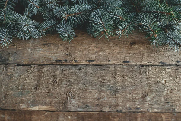 Vánoční Strom Jedle Větve Hranice Rustikální Staré Dřevěné Pozadí Zobrazení — Stock fotografie