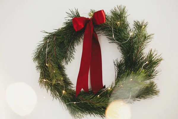 God Jul Och God Jul Snygg Julkrans Med Röd Rosett — Stockfoto