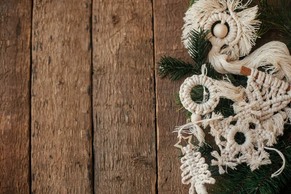 Stylish Christmas Tree Macrame Ornaments Fir Branches Border Rustic Wood — Stock Photo, Image