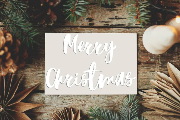 Frohe Weihnachten Grußkarte Frohe Weihnachten Text Auf Grußkarte Papiersterne Bäume — Stockfoto