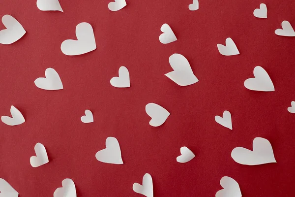 Днем Святого Валентина Червоному Фоні Була Плоска Композиція Стильних Сердець — стокове фото