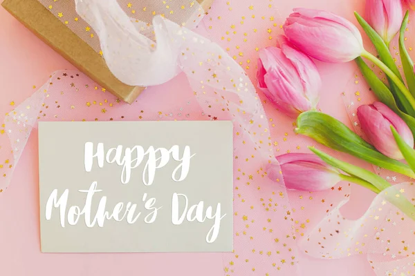 Feliz Día Las Madres Texto Tarjeta Felicitación Ramo Tulipanes Rosados —  Fotos de Stock