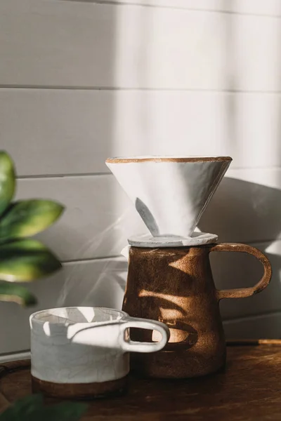 Alternatywna Metoda Parzenia Kawy Nowoczesny Ceramiczny Kubek Czajnik Kapsel Kawy — Zdjęcie stockowe