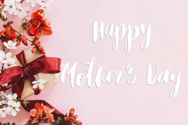 Щасливий День Матері Щасливі Мами День Текст Подарункова Коробка Червоними — стокове фото
