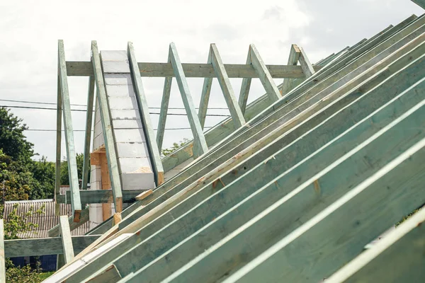 Unfinished Roof Trusses View Attic Rafters Beams Sky Wooden Roof — Zdjęcie stockowe