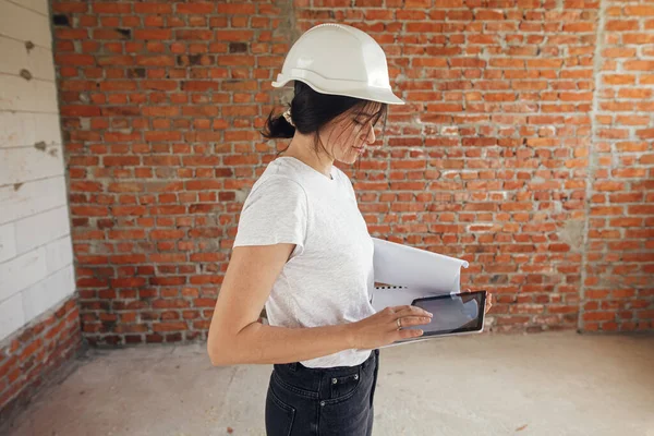 Stylish Woman Architect Tablet Checking Blueprints Construction Site Young Female —  Fotos de Stock