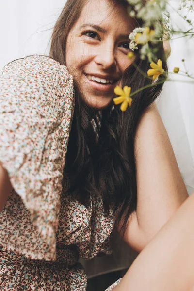 Beautiful Happy Woman Boho Dress Posing Wildflowers Sunny Room Portrait — Stock Photo, Image