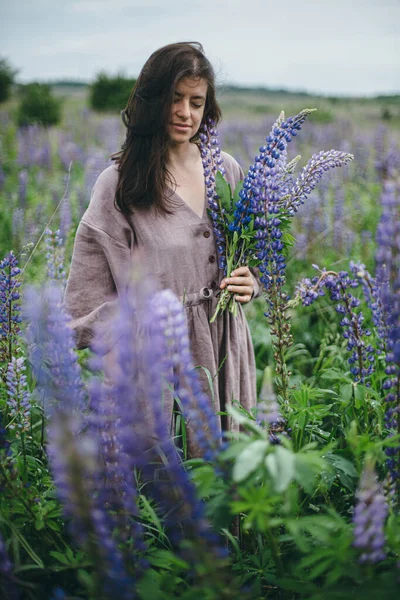 Cottagecore Aesthetics Stylish Woman Rustic Dress Gathering Lupine Bouquet Meadow — Stock Photo, Image