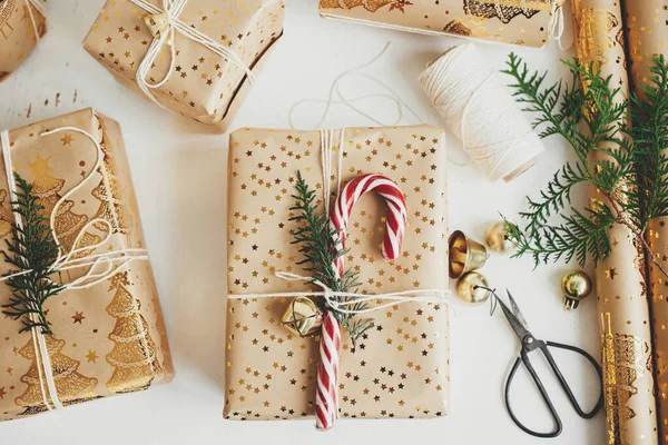 Stylish Christmas Gift Flat Lay Modern Christmas Gift Box Candy — Foto de Stock