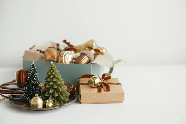 Merry Christmas Stylish Christmas Tree Candle Vintage Ornaments Gift Ribbon — Φωτογραφία Αρχείου