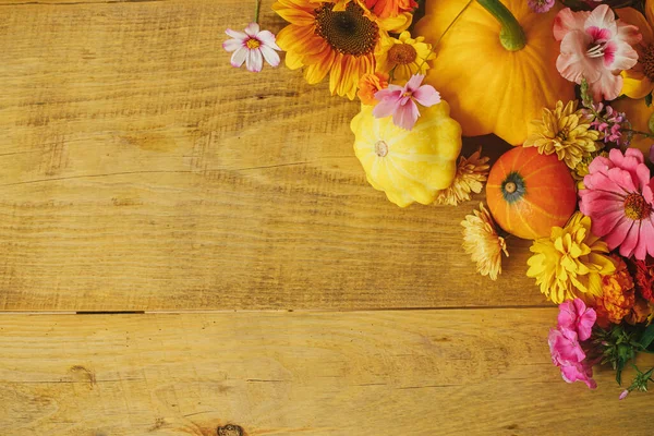 Stylish Autumn Composition Colorful Autumn Flowers Pumpkins Pattypan Squashes Rustic — Stockfoto