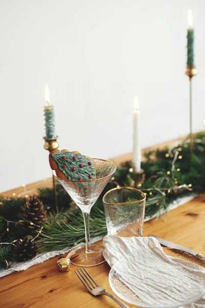 Christmas Table Setting Christmas Tree Cookie Glass Plate Linen Napkin — Stock Photo, Image