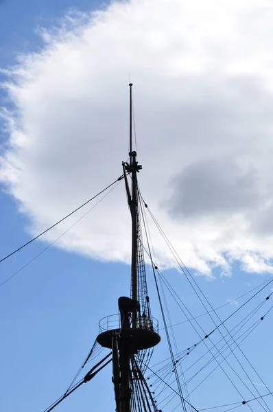 Grand Mât Vieux Bateau Bois Mât Avec Pont Observation Mât — Photo