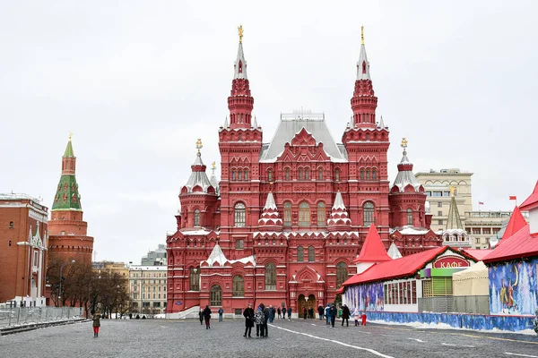 红色广场的全景和历史博物馆的建筑 2022年2月11日 — 图库照片