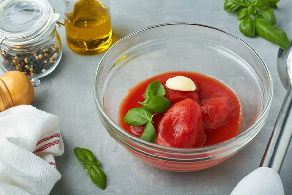 Whole Peeled Tomatoes Bowl Tomato Pizza Sauce Basil Garlic Olive — Stock Photo, Image