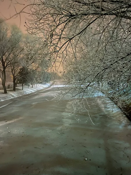 Gefrorener Fluss Porsuk Eskisehir Kanlikavak Park Bei Nächtlichen Schneeszenen — Stockfoto