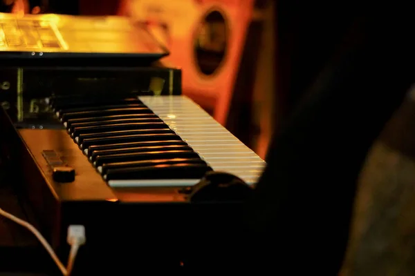 Keyboard Orgel Van Dichtbij Bekijken — Stockfoto