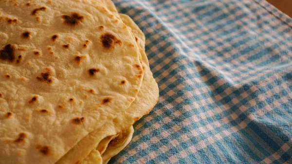 Handgemachtes Lavasch Brot Und Türkisches Frühstück Auf Holztisch — Stockfoto