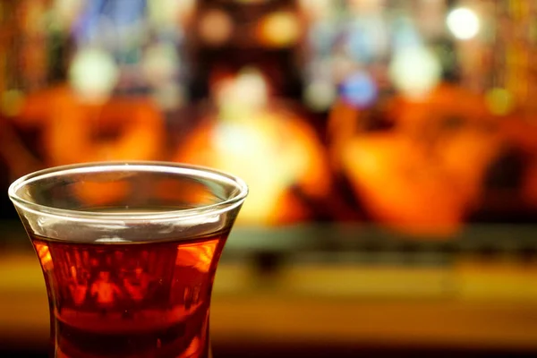 Traditioneller Türkischer Tee Dünnen Bauchglas — Stockfoto