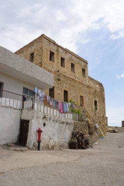 9 Mayıs 2022 Derik Mardin Türkiye. Derik Mardin 'deki harabe kilise